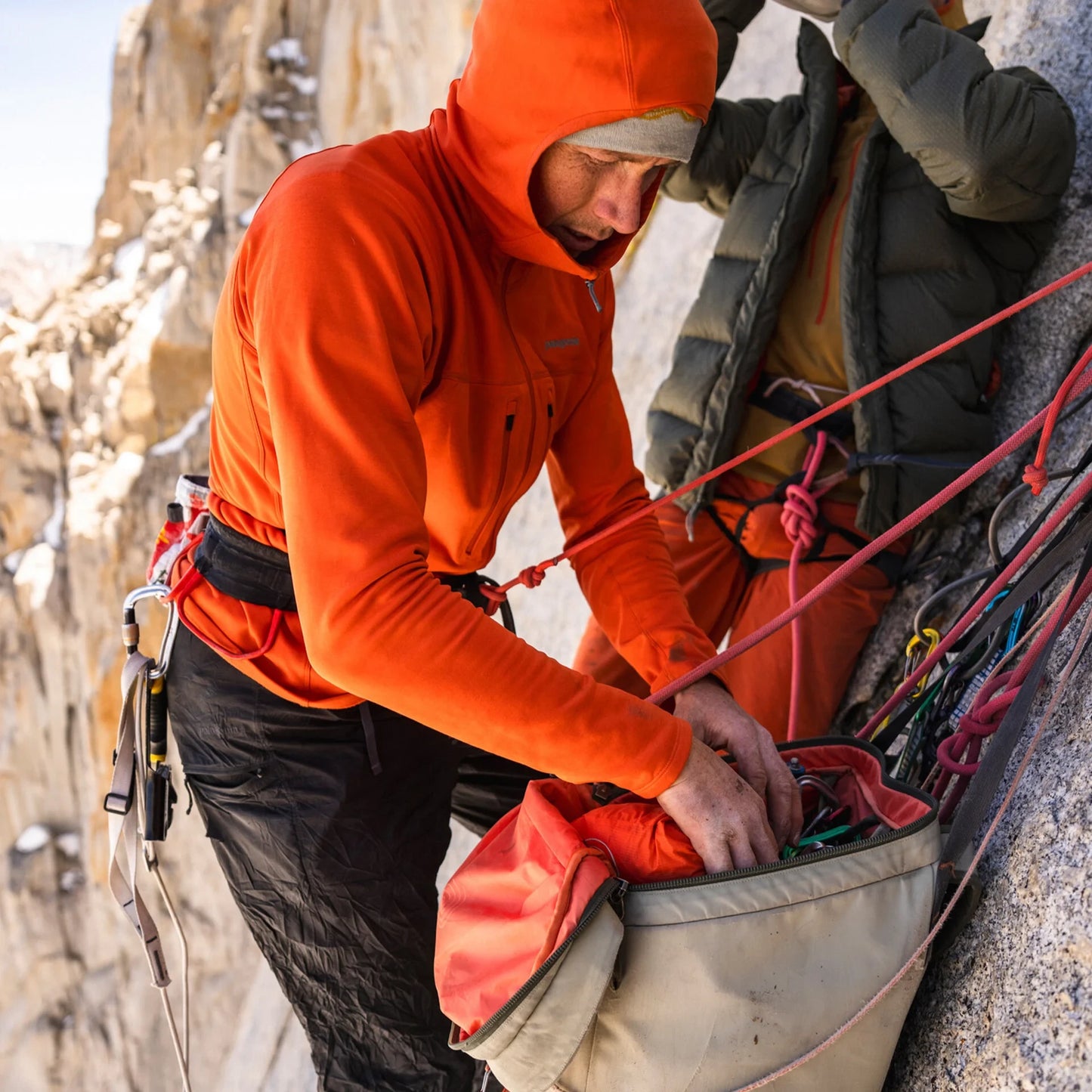Men's R1® Ultralight Hoody - US 6969